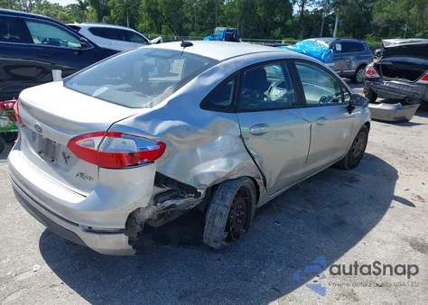 2019 Ford Fiesta S z USA, uszkodzony, nr VIN 3FADP4AJ8KM104107